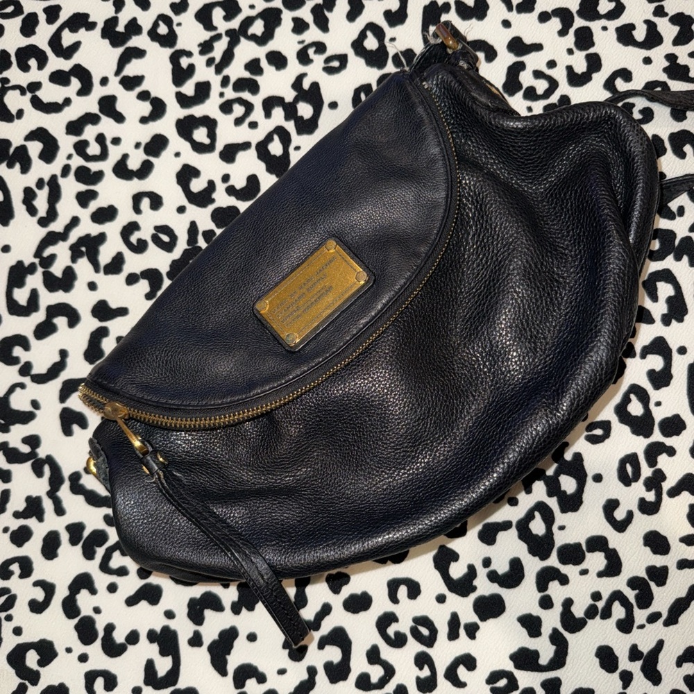 Black Leather MARC JACOBS Crossbody Bag
